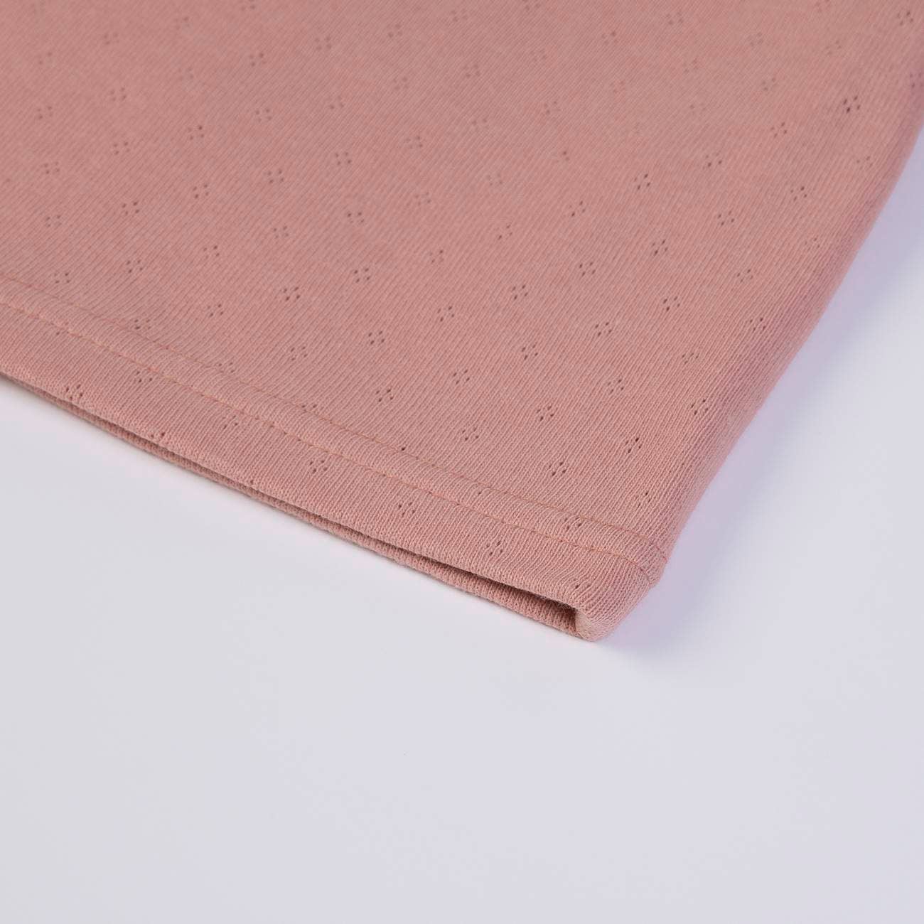 T-shirt de manga comprida + calças + chapéu